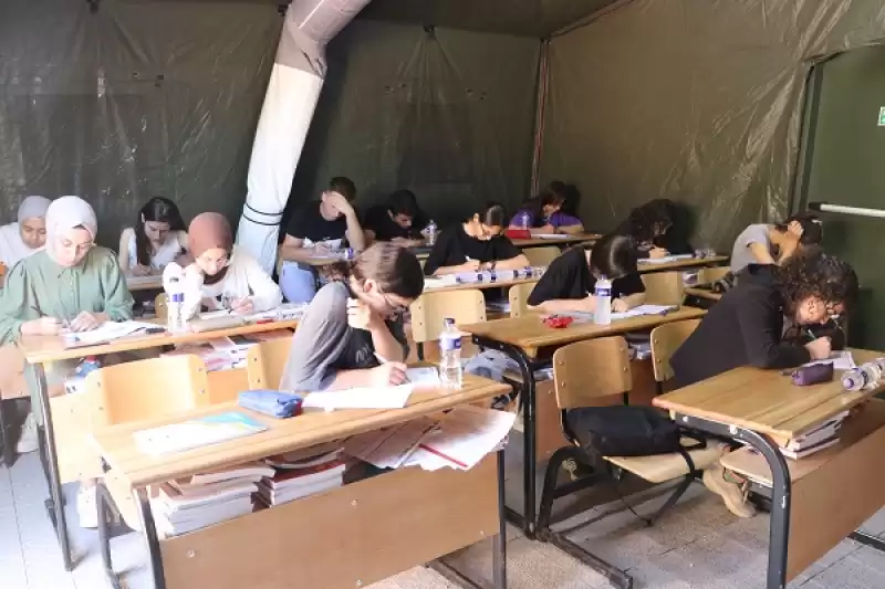 Çadır Kentte YKS'ye Hazırlanan öğrenciler Başarılı Olacaklarına Inanıyor