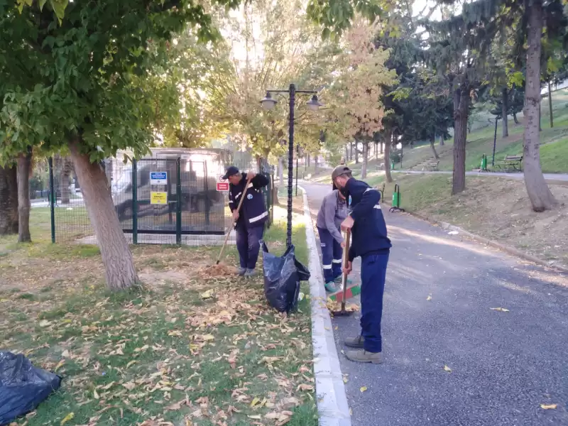 Parkların Bakım Ve Onarımı Yapılıyor