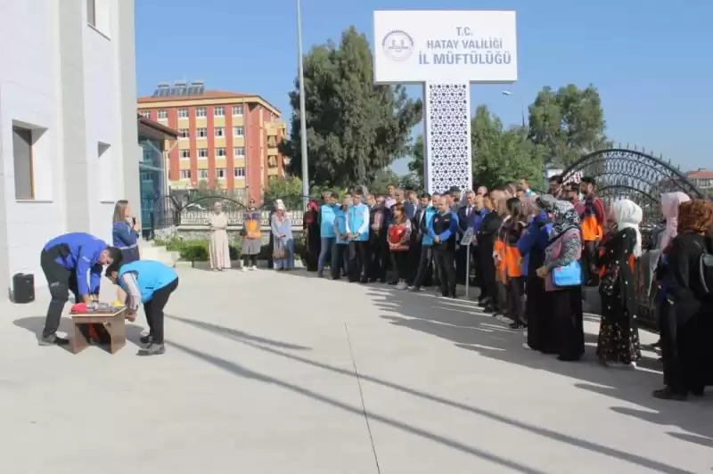 Deprem Anı, Çök Kapan Tutun Ve Tahliye Tatbikatı Yapıldı