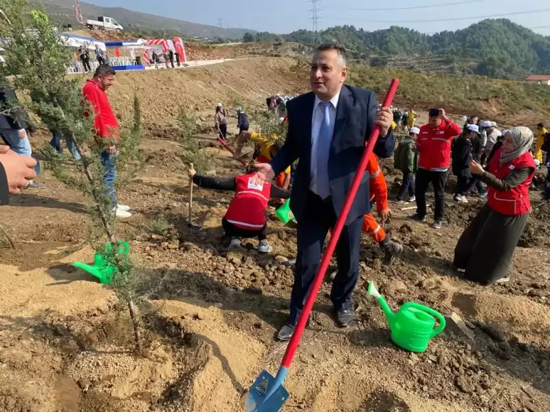 Kaymakam 'Türkiye Yüzyılına Nefes Fidan Dikim' Programına Katıldı