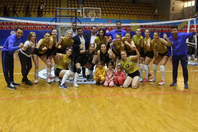 Kadınlar Voleybol Takımının Ana Sponsoru Rasus Kimya Oldu