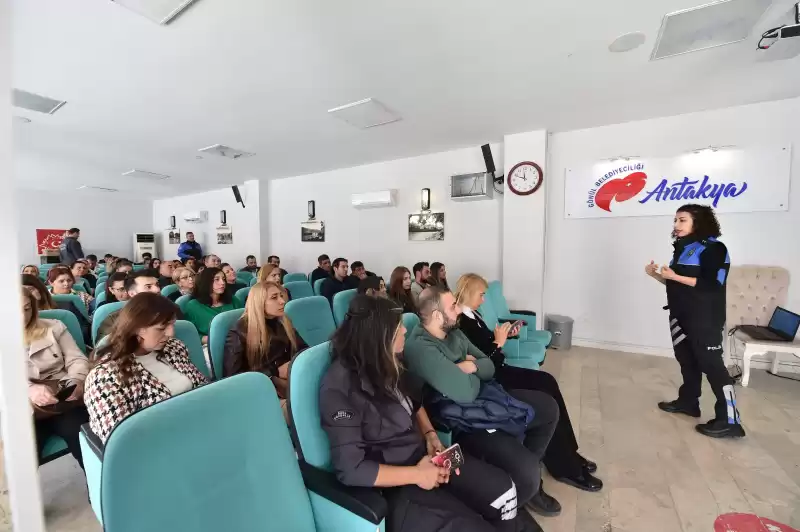 Antakya Belediyesinde “En Iyi Narkotik Polisi: Anne” Semineri