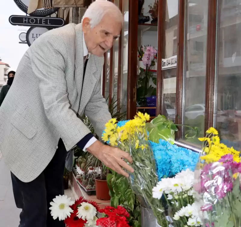 Antakya’nın Ilk çiçekçilerinden; Semih Amca