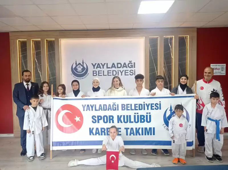 Dalış Rekortmeni Ercümen, Yayladağı’nda öğrencilerle Bir Araya Geldi