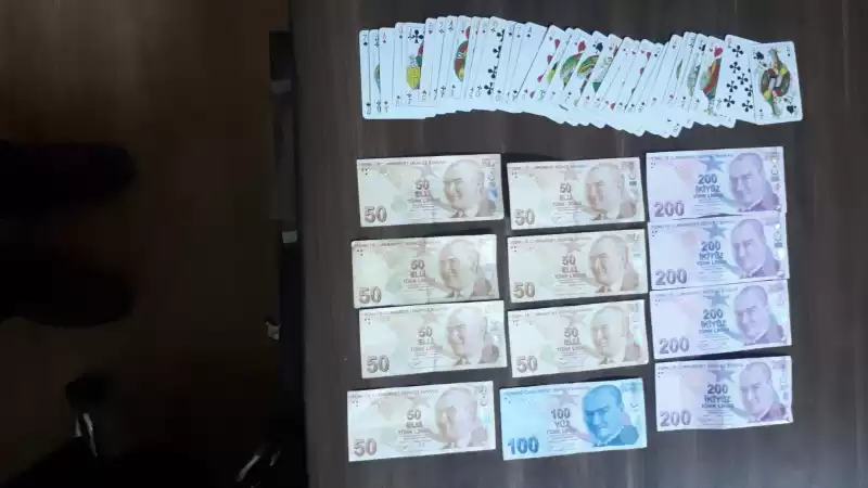 Kumar Oynayan 3 Kişiye 5 Bin 457 Lira Ceza Verildi