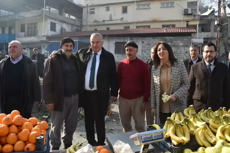 Başkan Yılmaz Ve Milletvekili Özgürsoy Pazarcı Esnafını Ziyaret Etti