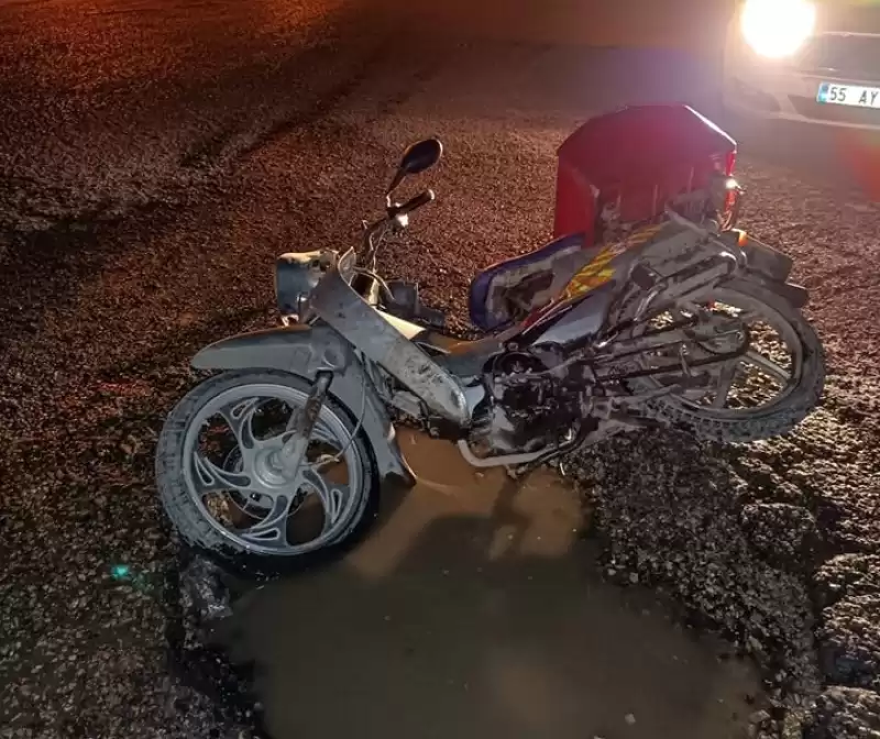 Çukura Düşen Motosiklet Sürücüsü Yaralandı