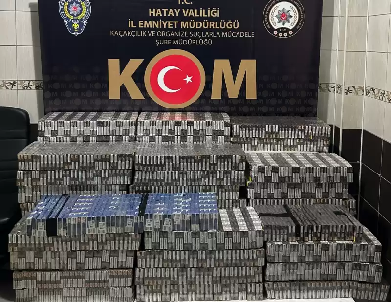 Otomobilde 4 Bin 800 Paket Kaçak Sigara Ele Geçirildi