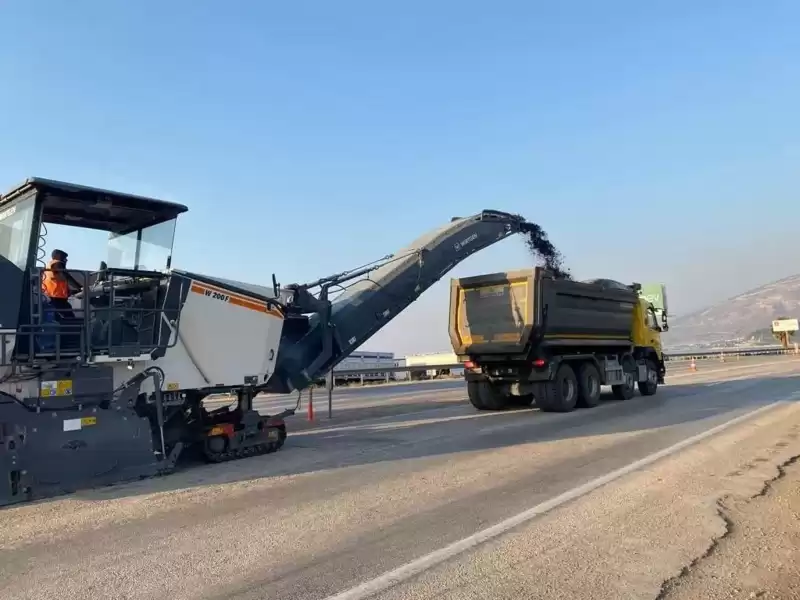 İskenderun-Toprakkale Yolu Asfaltlanıyor