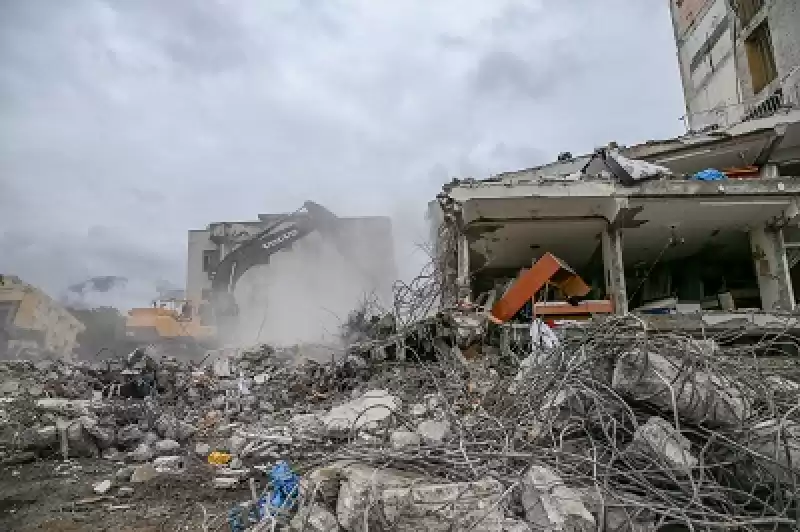 İskenderun'da Ağır Hasar Gören Evler Dronla Görüntülendi