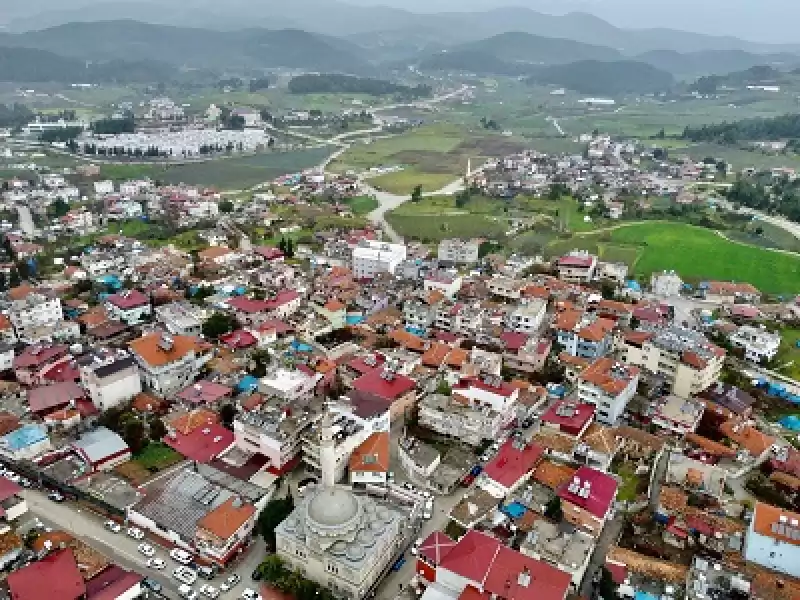 Hatay'ın Depremden En Az Etkilenen Yayladağı Ilçesi Nüfusu Kadar Depremzede Ağırlıyor