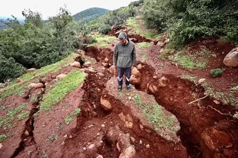 Hatay Hassa'daki Yüzey Kırıkları Depremlerin Etkisini Gözler önüne Seriyor