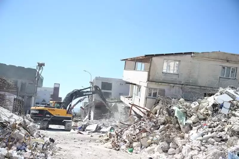 Hatay'da Bina Yıkım Ve Enkaz Kaldırma çalışmaları 51 Mahallede Sürüyor