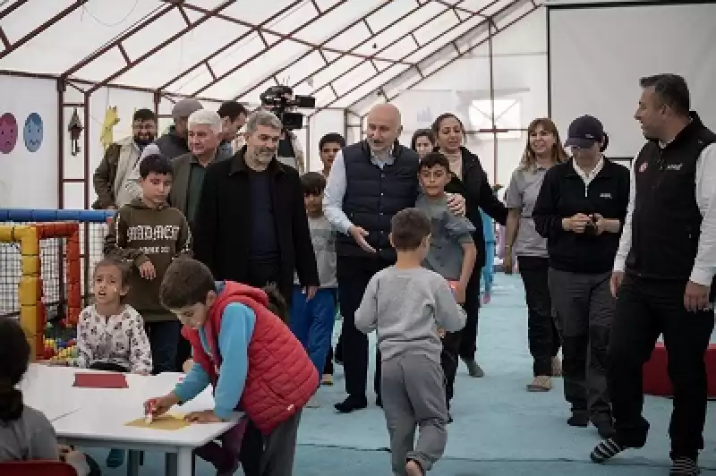 Bakan Karaismailoğlu Deprem Bölgesi Hatay'da Incelemelerde Bulundu