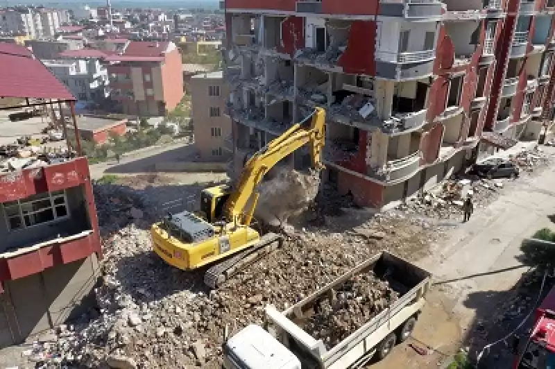 Depremin Etkilediği Kırıkhan'da Enkazın Yüzde 54'ü Kaldırıldı