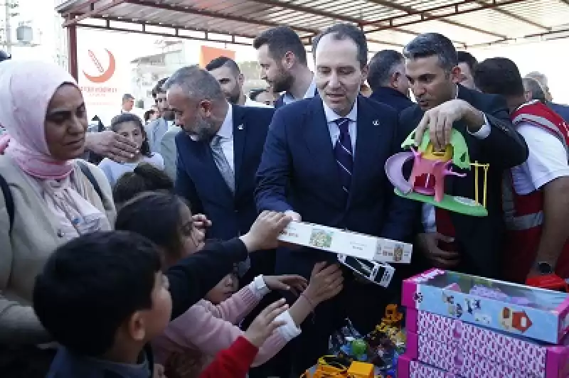 Yeniden Refah Partisi Genel Başkanı Erbakan, Hatay'da çadır Kentleri Ziyaret Etti