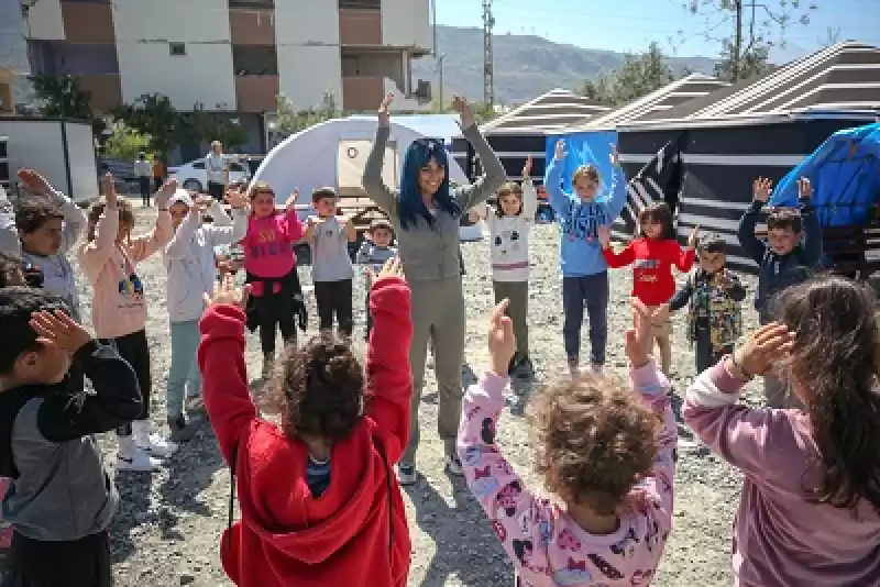 Bırakıp Gidemediği çadır Kentteki çocukların 