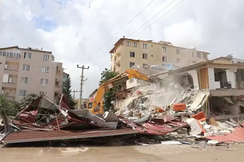 Hatay'da Bina Yıkım Ve Enkaz Kaldırma çalışmaları Sürüyor