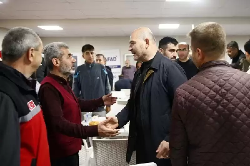 İçişleri Bakanı Soylu, İskenderun'da Depremzedelerle Iftarda Buluştu: