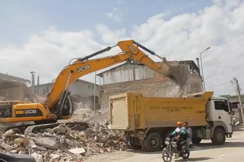 Hatay'da Bina Yıkım Ve Enkaz Kaldırma çalışmaları 57 Mahallede Yapılıyor