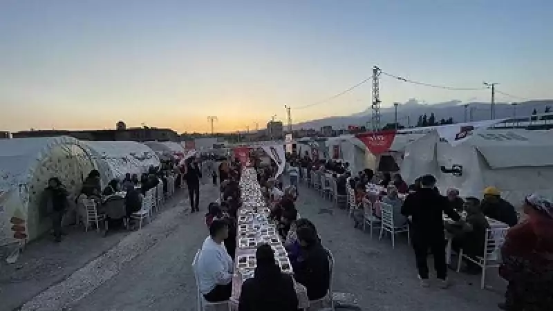 TÜRGEV “Kardeşlik Sofrası” Depremzedeler Için Hatay’da Kuruldu