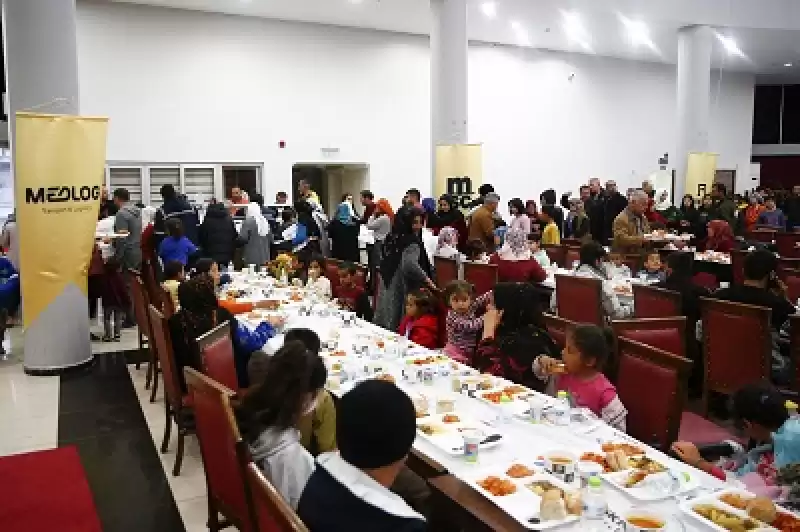 İtalyan şefler Gemide Hazırladıkları Yemeklerle Depremzedelere Iftar Sofrası Kuruyor