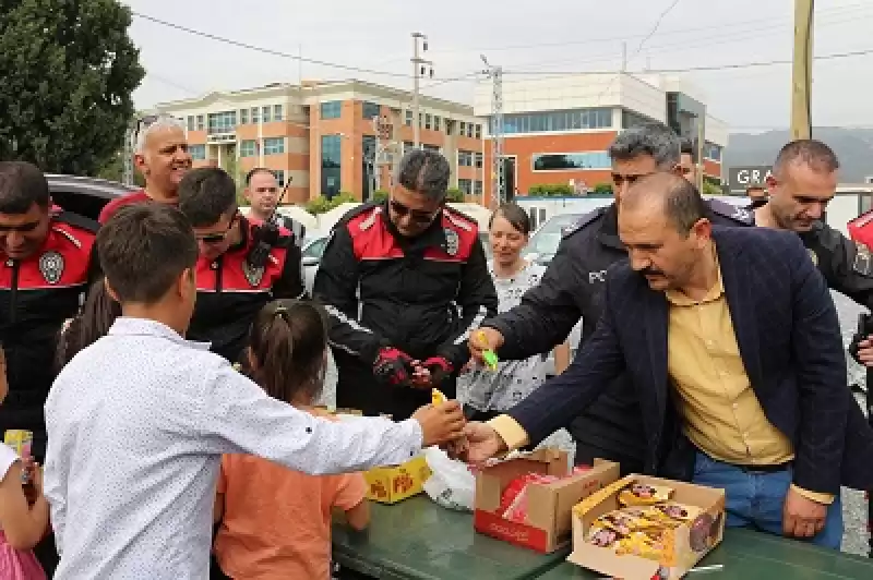 Hatay'da Polislerden Depremzede çocuklara Moral Etkinliği