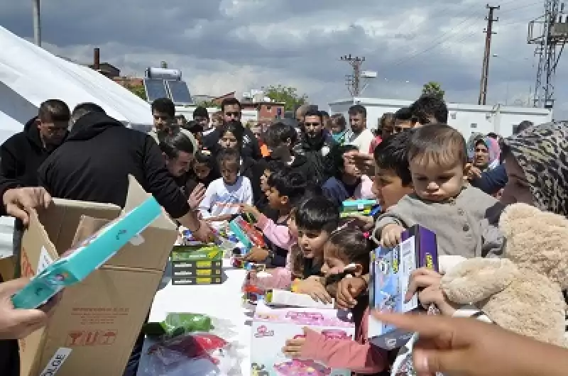 Acun Ilıcalı Hatay'a Bir Tır Dolusu Oyuncak Gönderdi