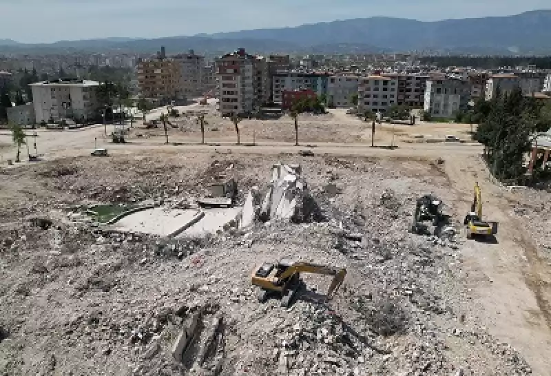 Hatay'da Bina Yıkım Ve Enkaz Kaldırma çalışmaları Devam Ediyor