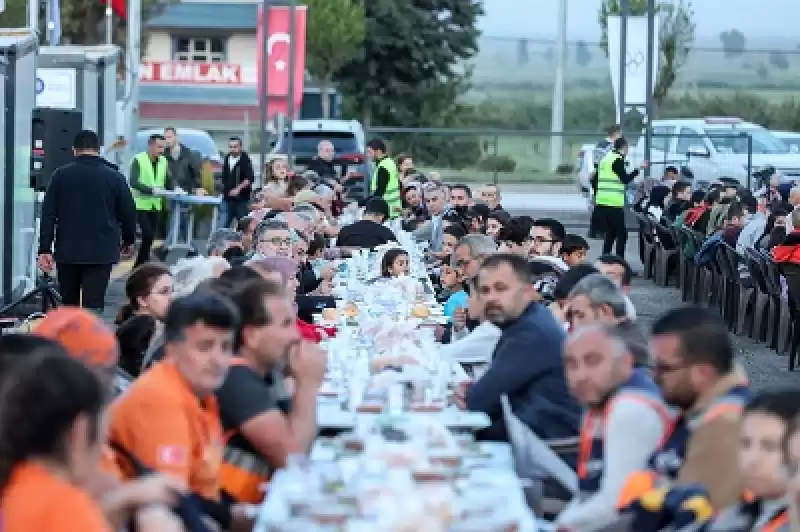 Yakutiye Belediyesi, Hatay'daki Depremzedelere Iftar Verdi