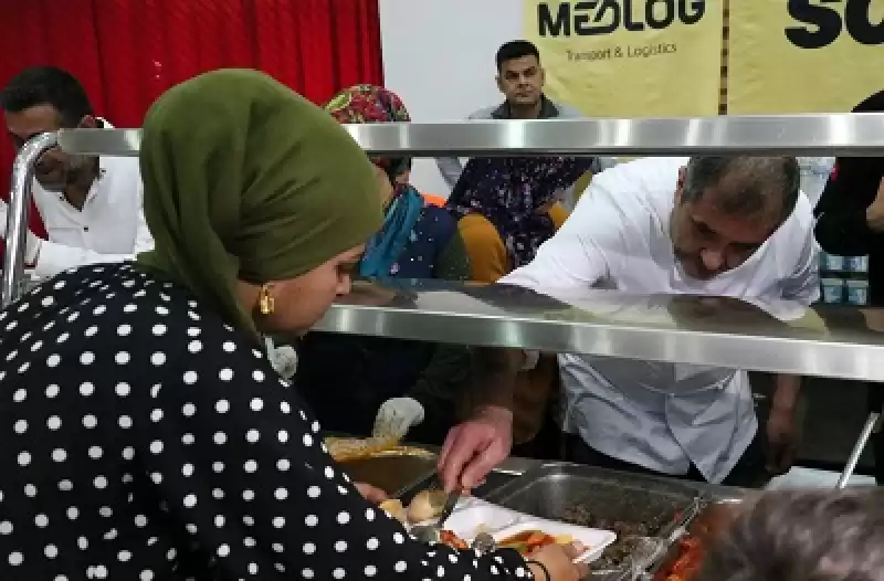 İtalyan Gemisinin şefleri Depremzedeler Için Iftar Hazırladı