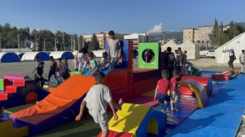 Hatay'daki çadır Kentte çocuklar Için Cimnastik Parkuru Kuruldu