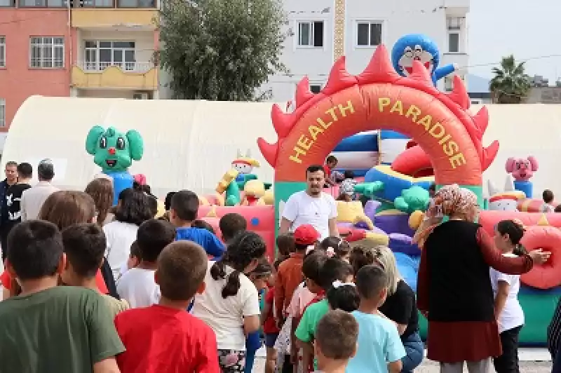 Depremzede çocuklar çadır Kente Kurulan şişme Oyun Parkında Eğlendi