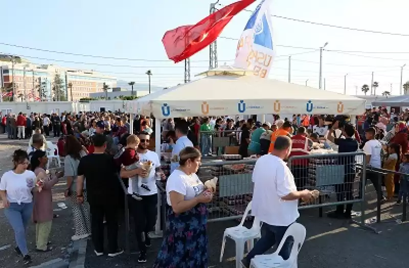 Üsküdar Belediyesi Hatay'da Depremzedeler Için Mangal Yaktı