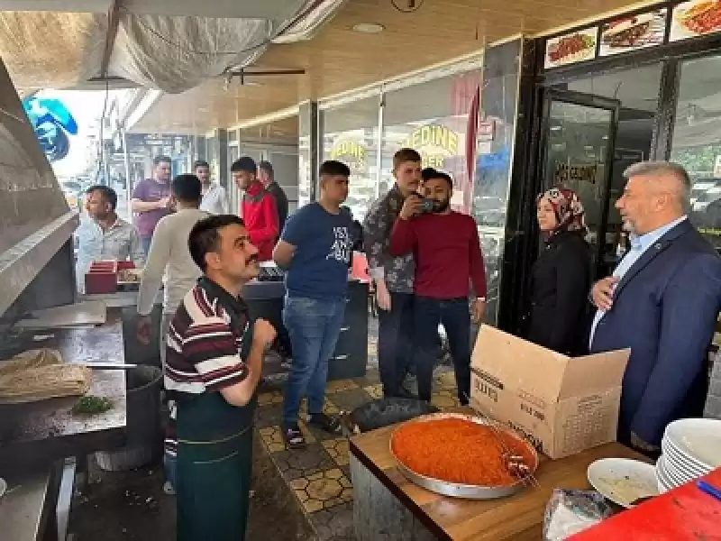 CHP Hatay Milletvekili Adayı Hatunoğlu Kırıkhan'da Esnaf Ve Vatandaşları Ziyaret Etti