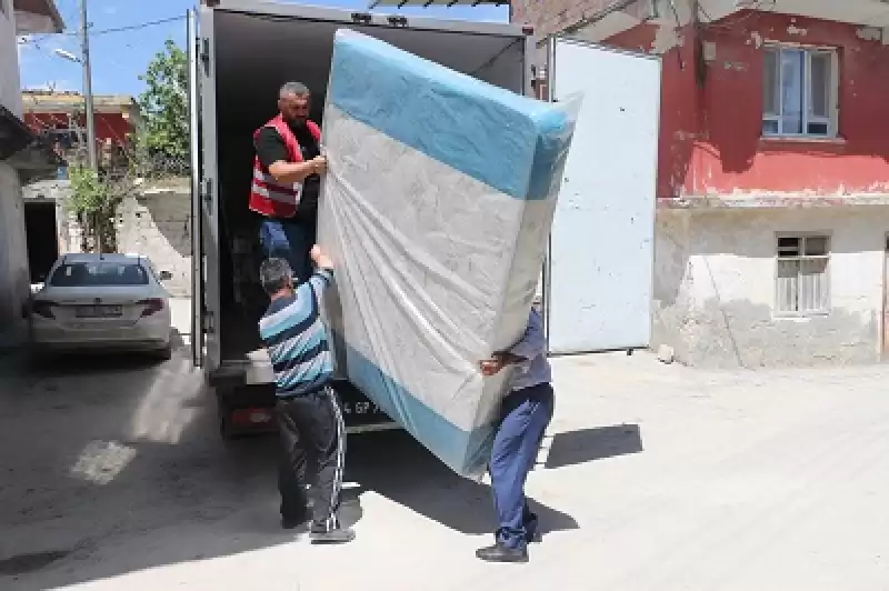 TOGEMDER'den Depremzede çifte çeyiz Yardımı