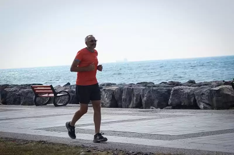 Sinop'tan Hatay'a Koşan Iş Insanı Depremzedeler Için Bağış Topladı 