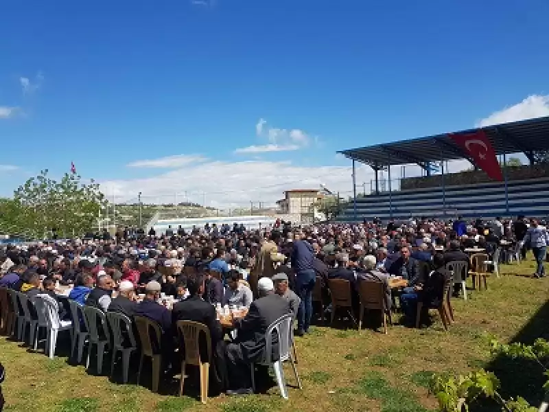 ŞENKÖYLÜ DEPREM ŞEHİTLERİ DUALARLA ANILDI