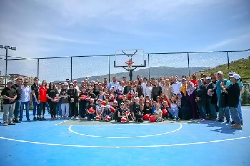 TBF Başkanı Türkoğlu, Hatay'daki Basketköy'de Depremzedelerle Buluştu