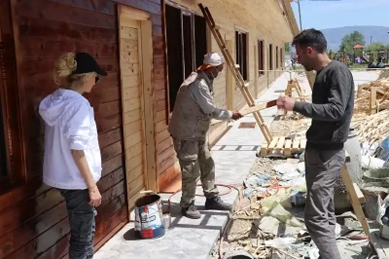 Depremden Etkilenen Hassa'da 46 Dükkanlı çarşının Inşaatı Tamamlanmak üzere