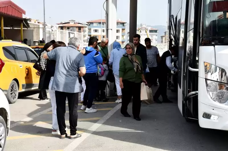 Depremler Nedeniyle şehir Dışına çıkan Hataylılar, Seçim Için Kente Dönüyor