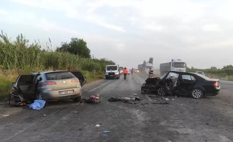 Hatay'da Trafik Kazasında 2 Kişi öldü, 4 Kişi Yaralandı