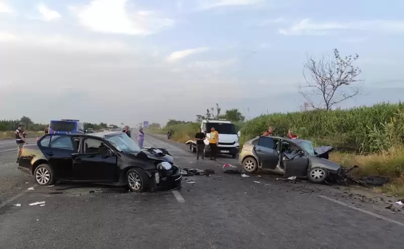 Hatay'da Trafik Kazasında 2 Kişi öldü, 4 Kişi Yaralandı