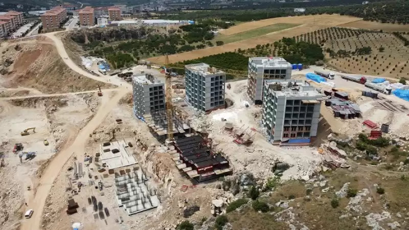 Hatay'da Depremzedeler Için Yapılan Kalıcı Konutların 4 Blokunun Kaba Inşaatı Bitti