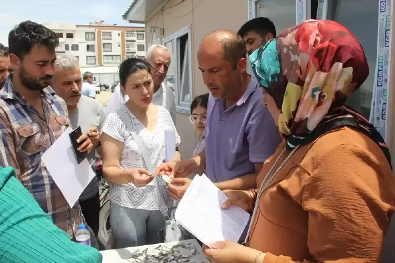 Hatay'da Yapımı Tamamlanan 200 Prefabrik Iş Yerinin Anahtarı Teslim Edildi