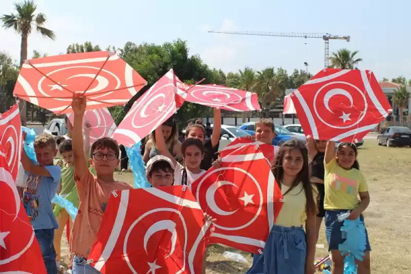 Arsuz'da Uçurtma şenliği Düzenlendi