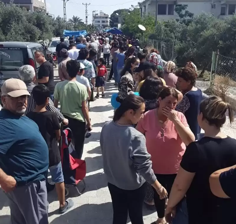 Karataş Belediye Başkanı Hatay'da Depremzedeleri Ilk Günden Bu Yana Yalnız Bırakmadı