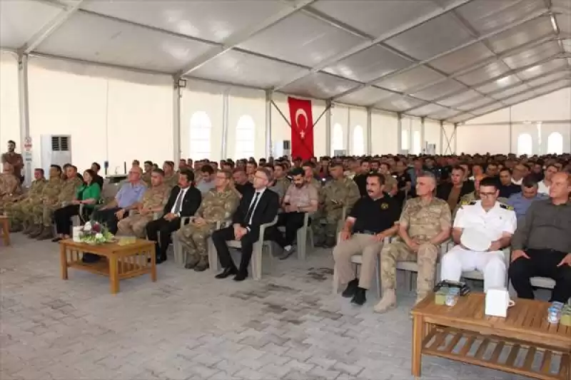 Hatay'da Sahada Görev Yapan Depremzede Güvenlik Güçlerine Başarı Belgesi Verildi