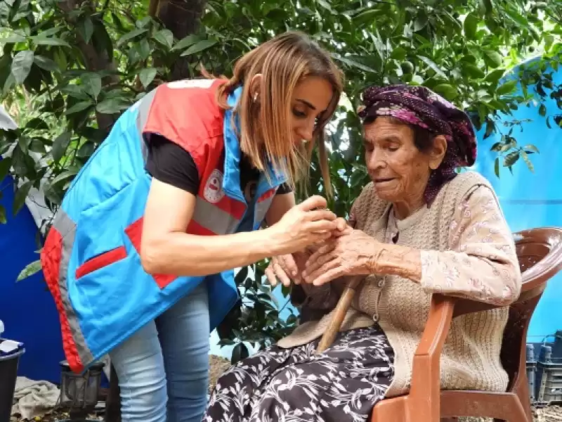 Samandağ'da Yaşlı Ve Engelli Depremzedelere Temizlik Ve Kişisel Bakım Hizmeti