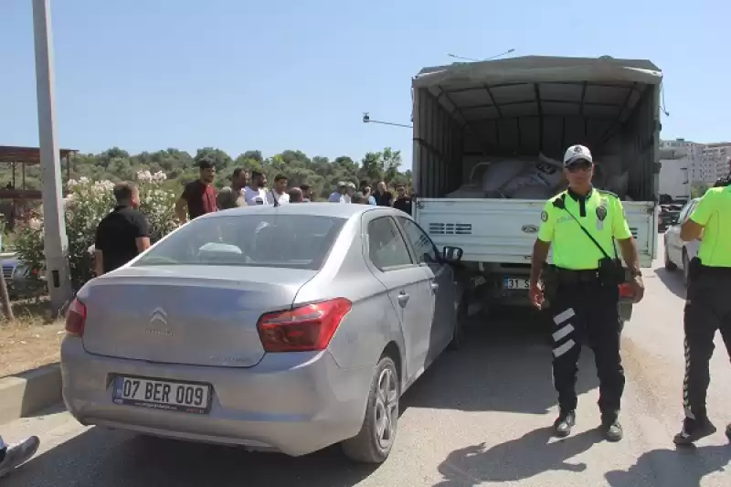 Hatay'da 7 Aracın Karıştığı Zincirleme Trafik Kazasında Bir Kişi Yaralandı